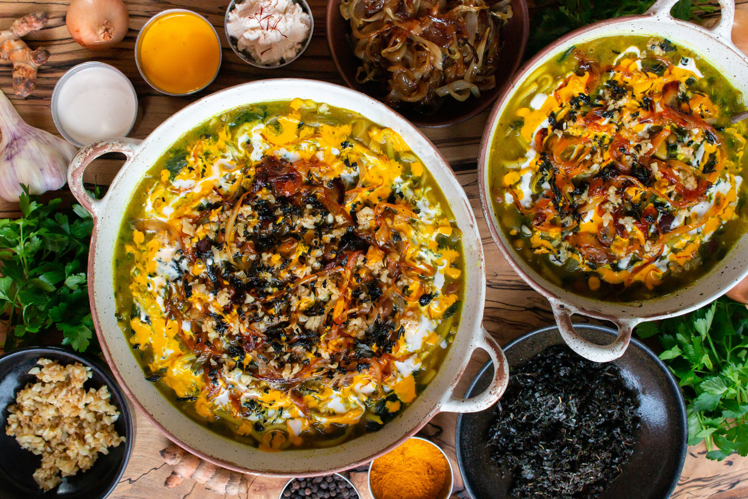 Аш-э Реште – традиционный иранский суп с лапшой и зеленью